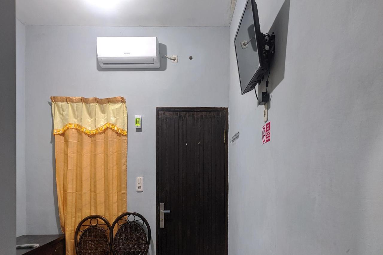 Oyo 90119 Dorowati Guesthouse Syariah Medan Exterior photo